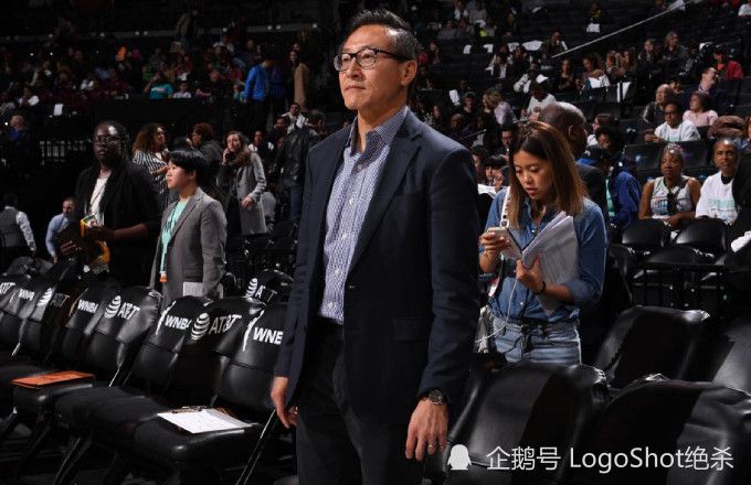 记者：阿什拉夫将再留一场，参加巴黎对阵图卢兹的法超杯决赛据记者MarcMechenoua透露，阿什拉夫将参加巴黎对阵图卢兹的法超杯决赛。